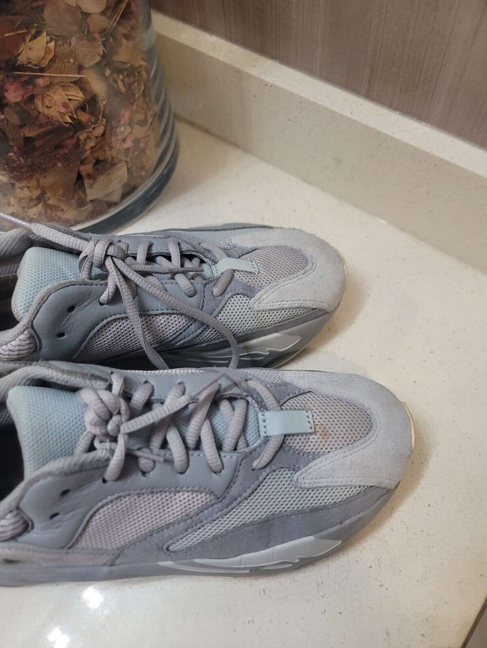 adidas Yeezy Boost 700 Utility Low Top Suede Sneakers Sz 7 Gray - Picture 4 of 10